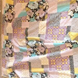 Target Xhilaration 2013 Patchwork Look Spring Quilted Blanket Size Full / Queen